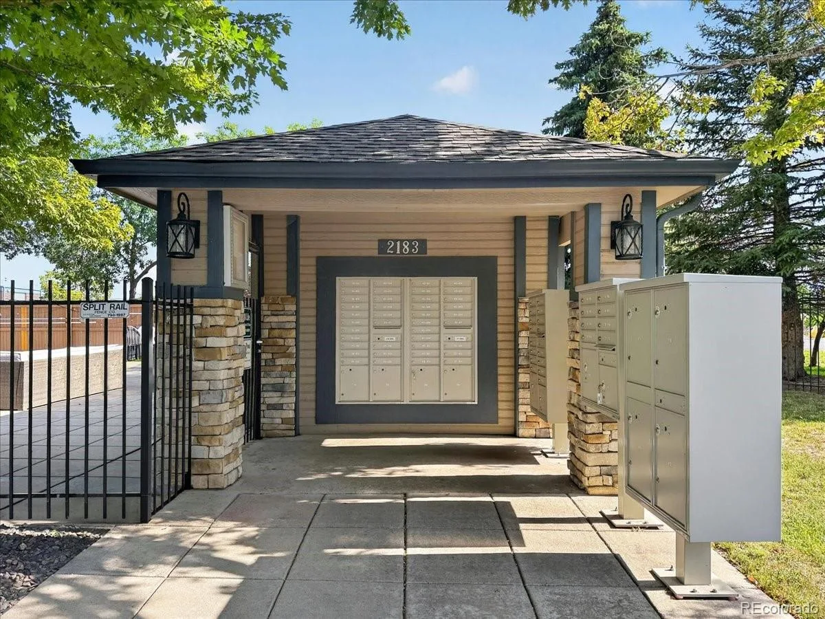 2122 S Fulton Circle #103 Aurora CO 80247 | MLS #REC2457188 08062026051607 1200 33