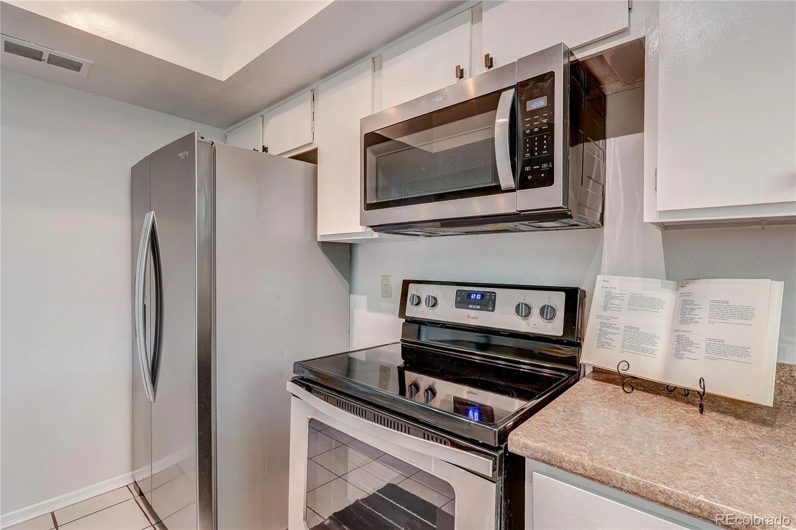 582 S Xenon Court Lakewood CO 80228 MLS #REC2457451 06092026161125 1600 10