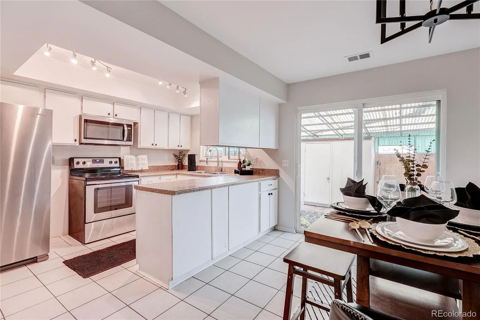 582 S Xenon Court Lakewood CO 80228 MLS #REC2457451 06092026161125 1600 11