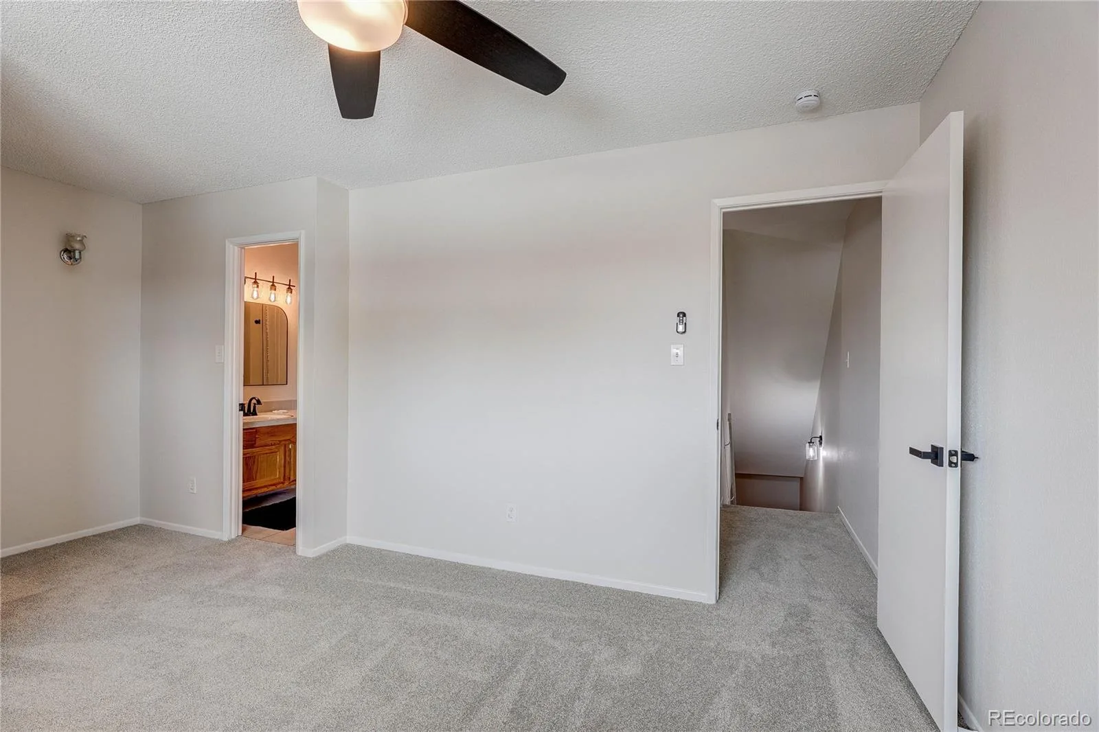 582 S Xenon Court Lakewood CO 80228 MLS #REC2457451 06092026161125 1600 18