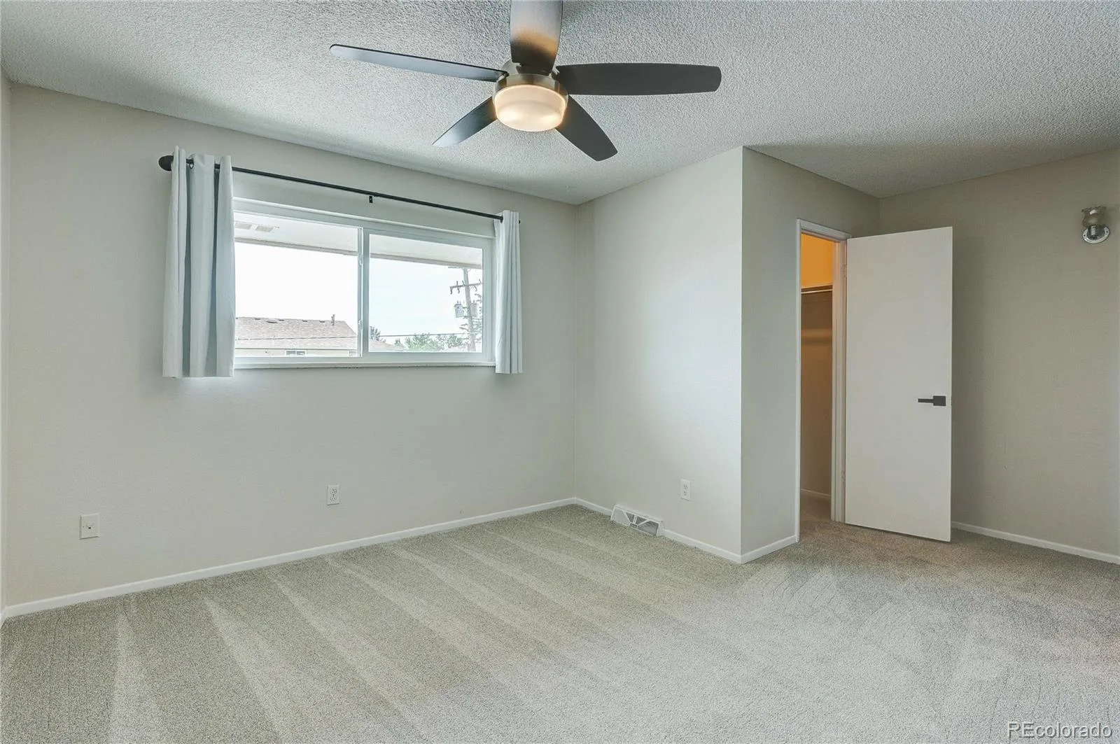 582 S Xenon Court Lakewood CO 80228 MLS #REC2457451 06092026161125 1600 19