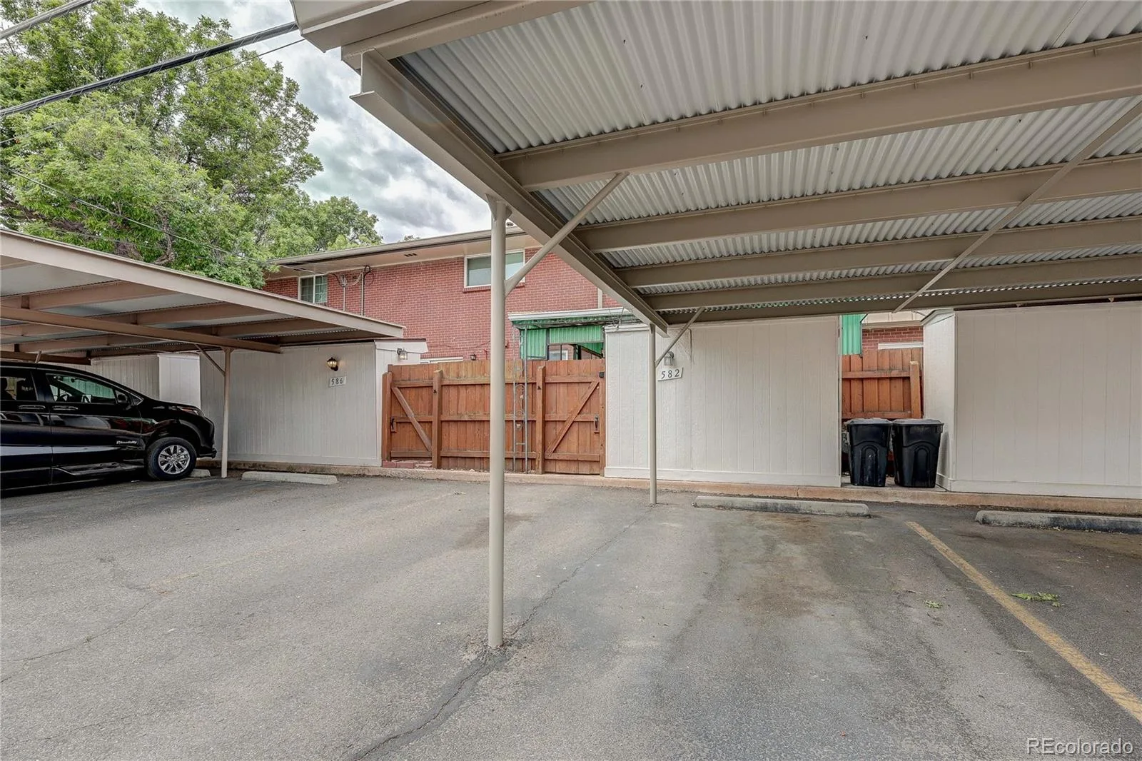 582 S Xenon Court Lakewood CO 80228 MLS #REC2457451 06092026161125 1600 34