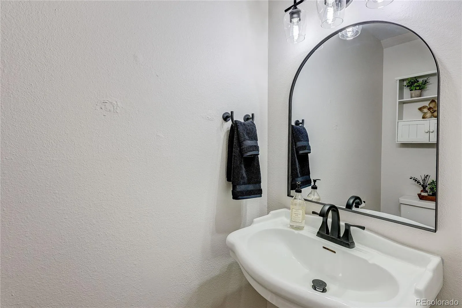 582 S Xenon Court Lakewood CO 80228 MLS #REC2457451 06092026161125 1600 7