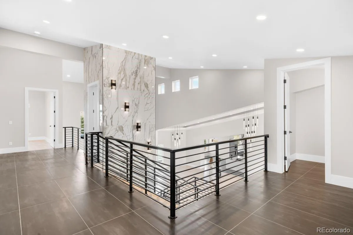 6954 S Espana Way Centennial CO 80016 | MLS #REC2458942 04072026135018 1200 28