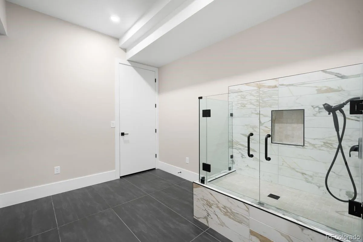 6954 S Espana Way Centennial CO 80016 | MLS #REC2458942 04072026135018 1200 39