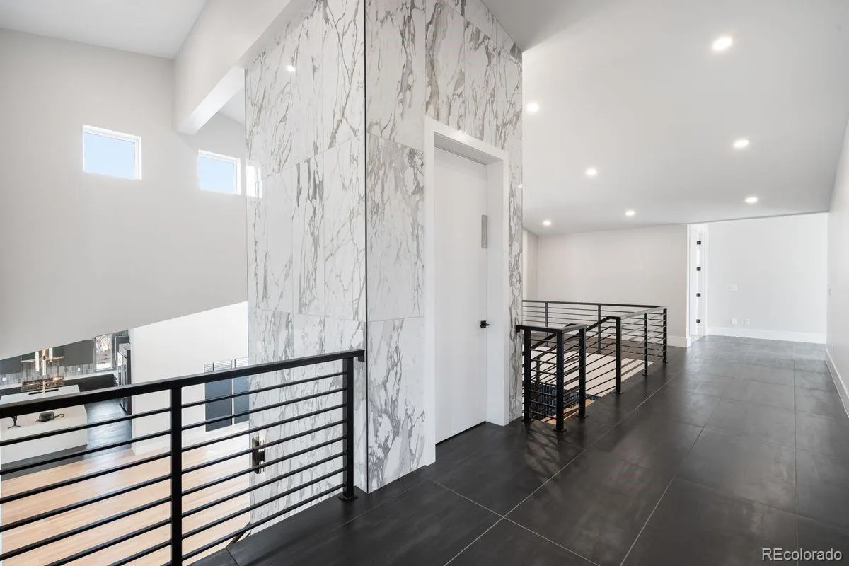 6954 S Espana Way Centennial CO 80016 | MLS #REC2458942 04072026135018 1200 8