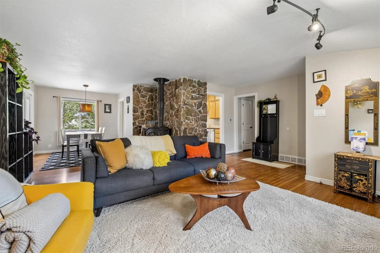 1843 S Glencoe Street Denver CO 80222 MLS #REC2460263 06092026013221 1600 6