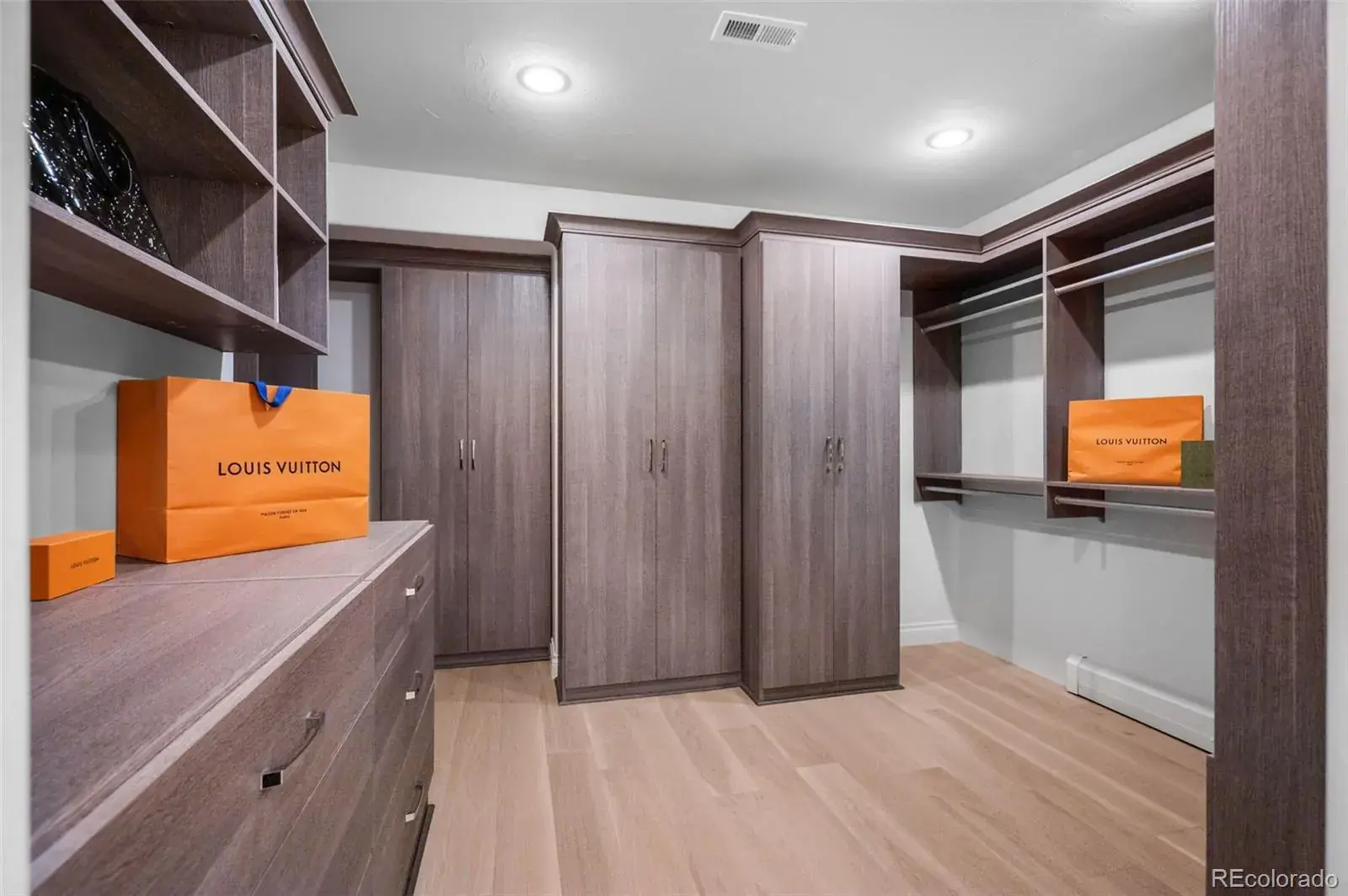 01132026005249 1600 32