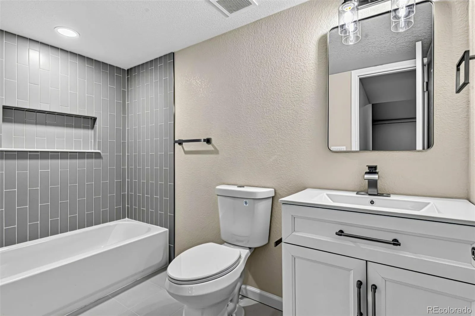 2598 S Ouray Way Aurora CO 80013 | MLS #REC2461026 10142026203047 1600 15