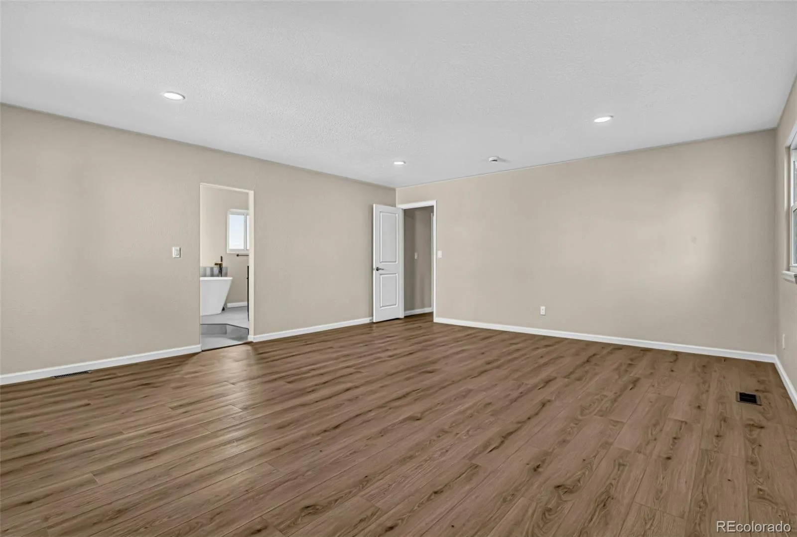 2598 S Ouray Way Aurora CO 80013 | MLS #REC2461026 10142026203047 1600 17