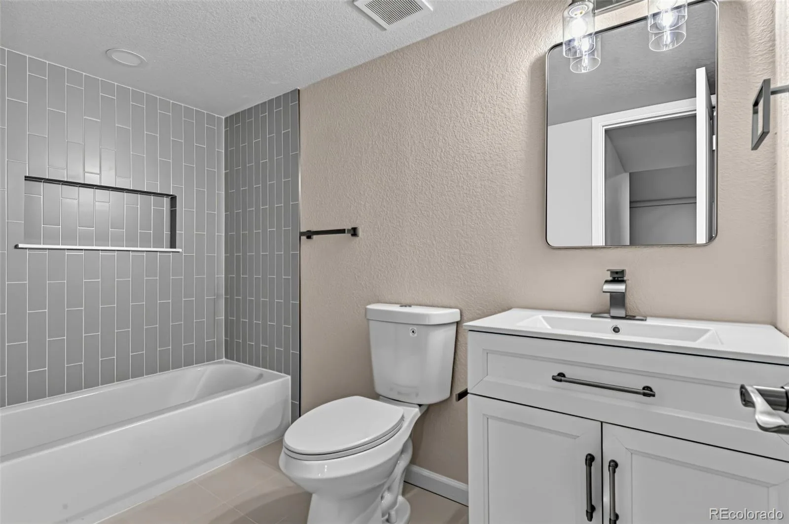 2598 S Ouray Way Aurora CO 80013 | MLS #REC2461026 10142026203047 1600 27