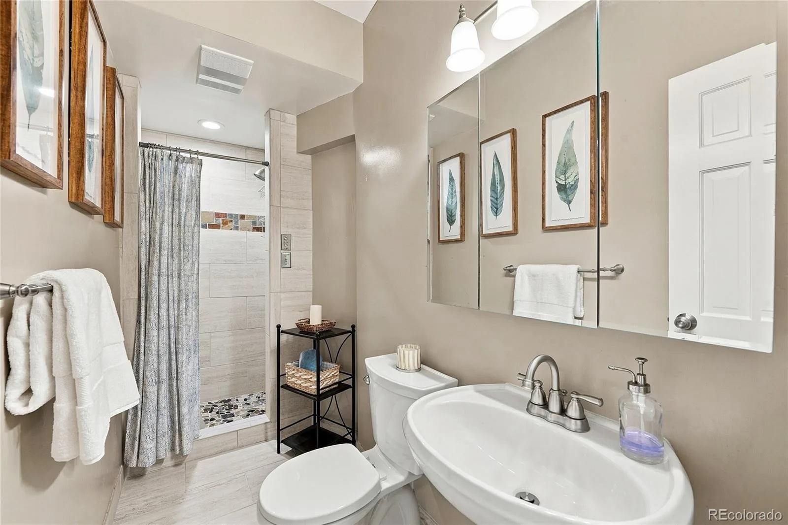 804 W Shepperd Avenue Littleton CO 80120 | MLS #REC2461038 09212026155155 1600 27