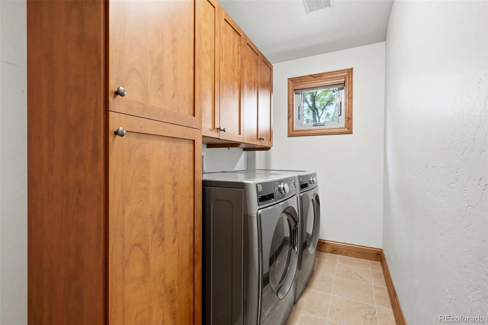 2196 S Washington Street Denver CO 80210 MLS #REC2461149 06092026013239 1600 29