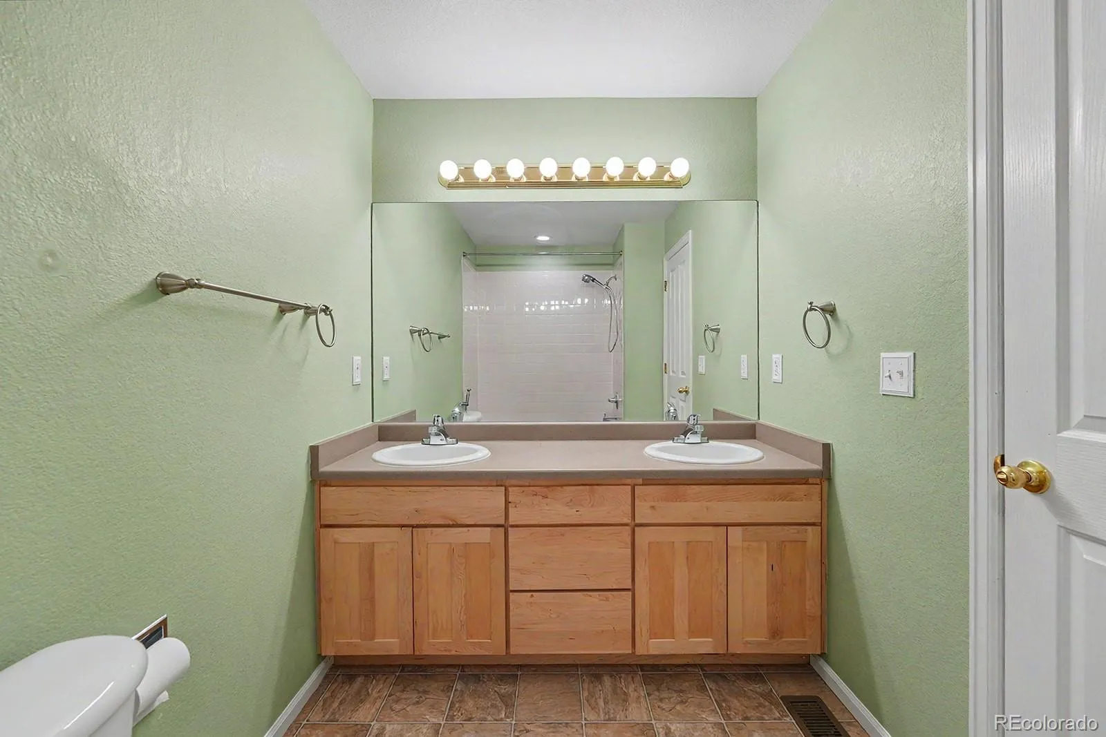 04152026230856 1600 27