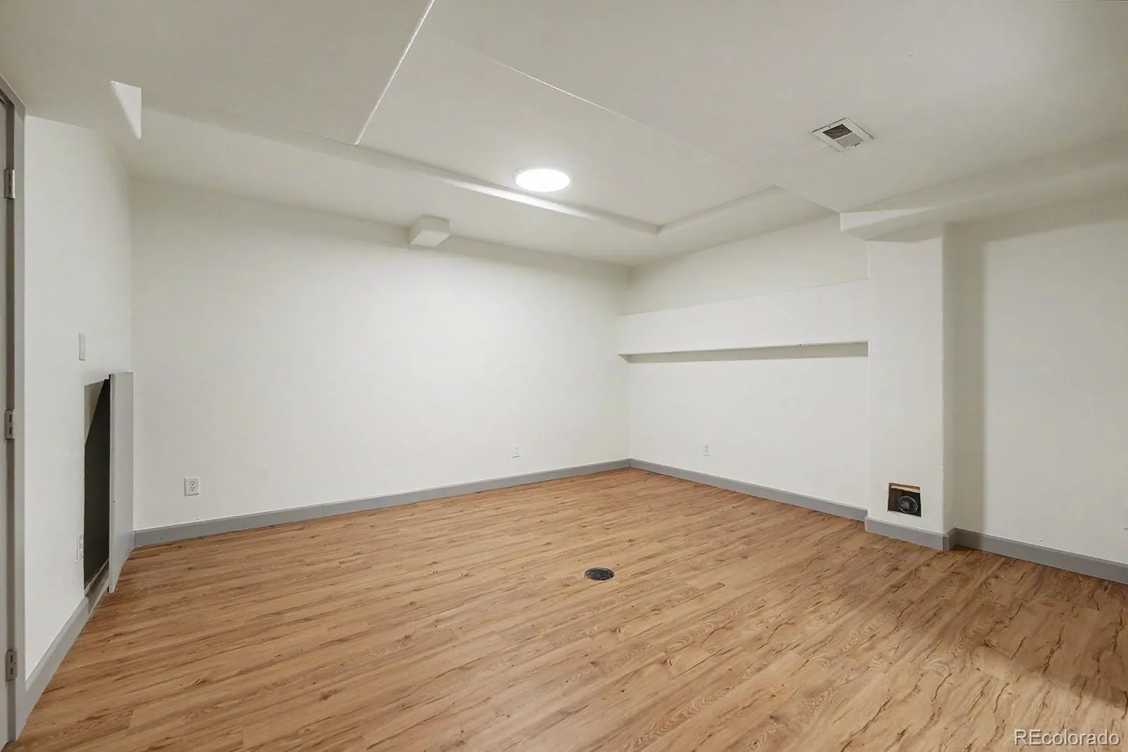 04152026230856 1600 32