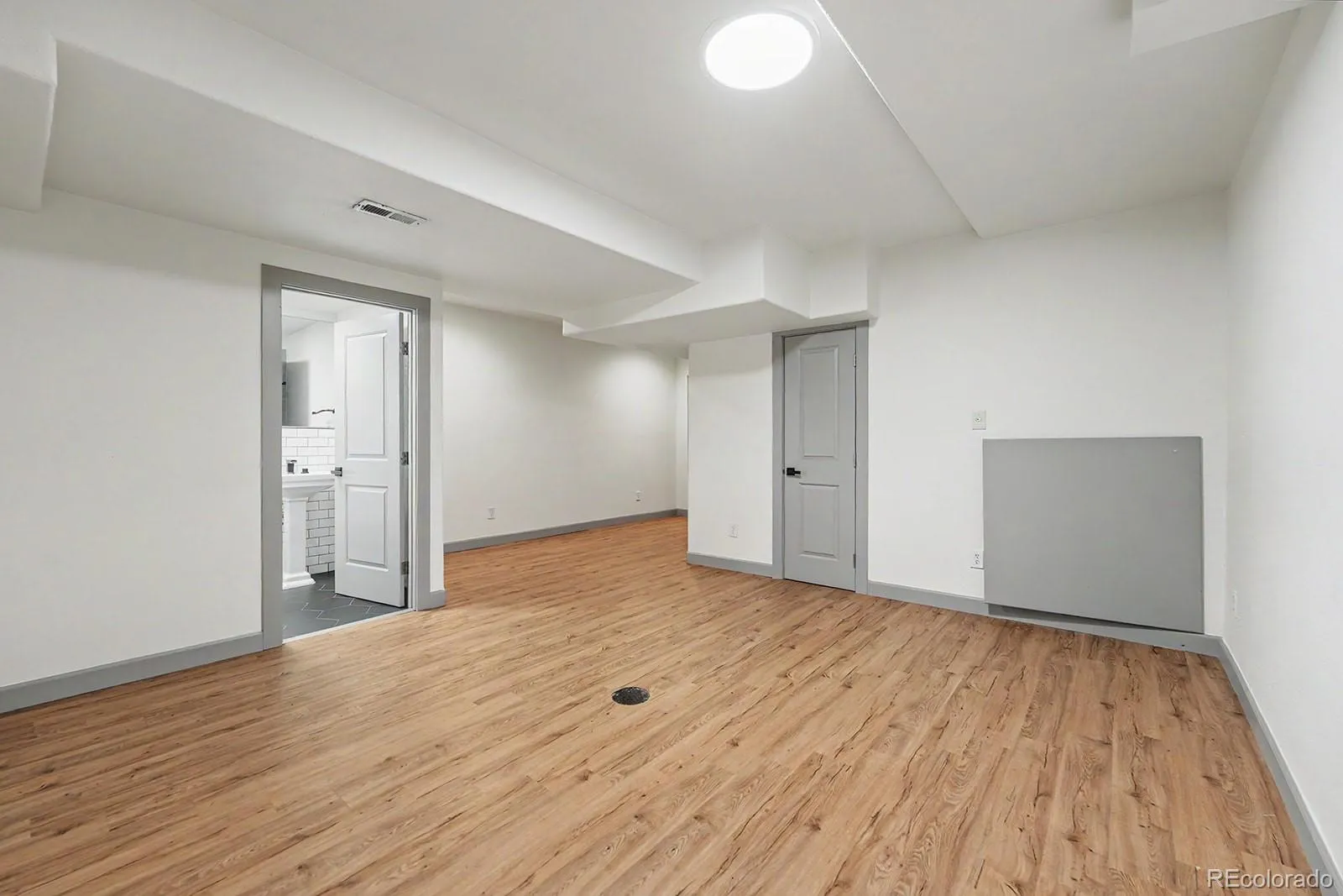 04152026230856 1600 33