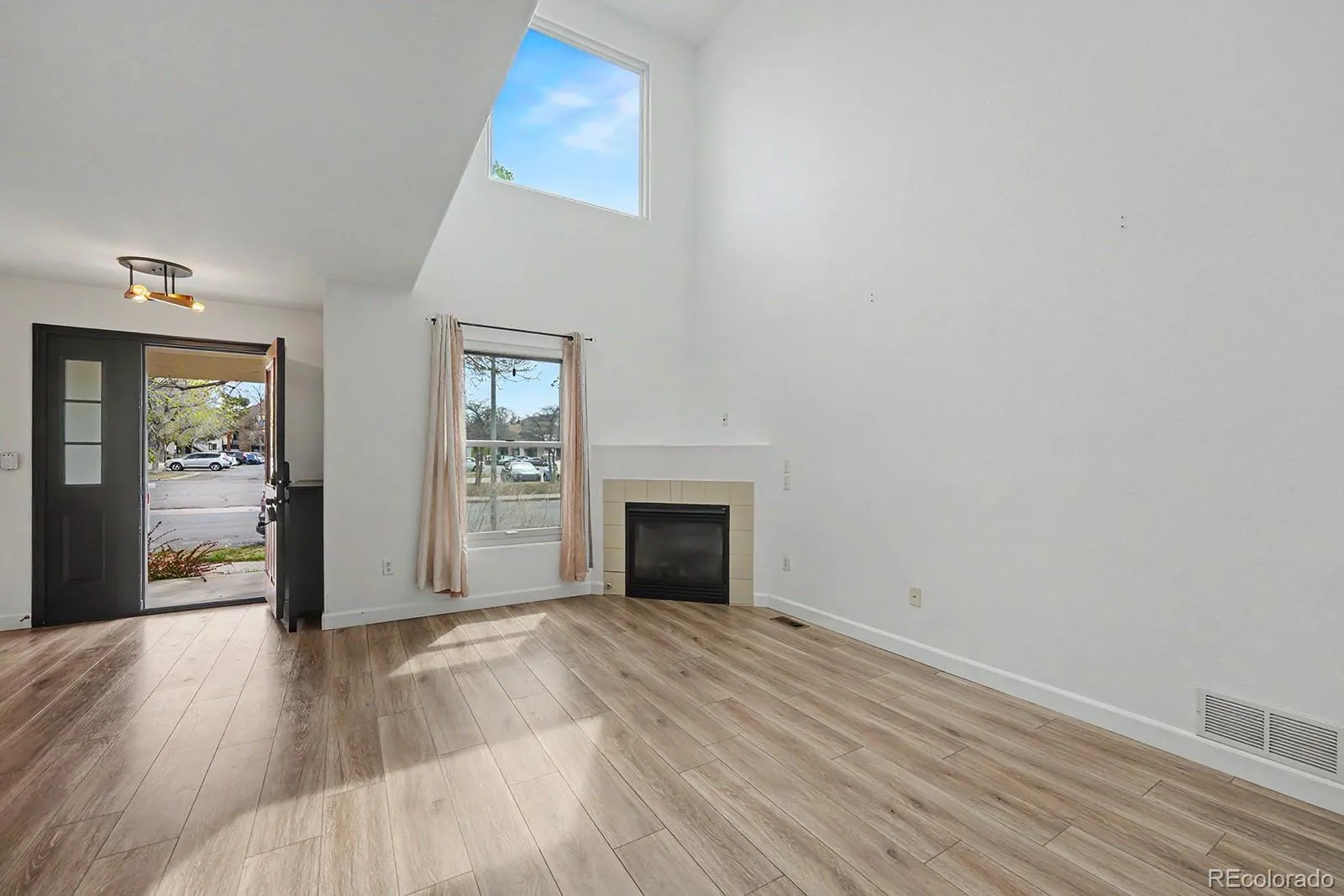 04152026230856 1600 4