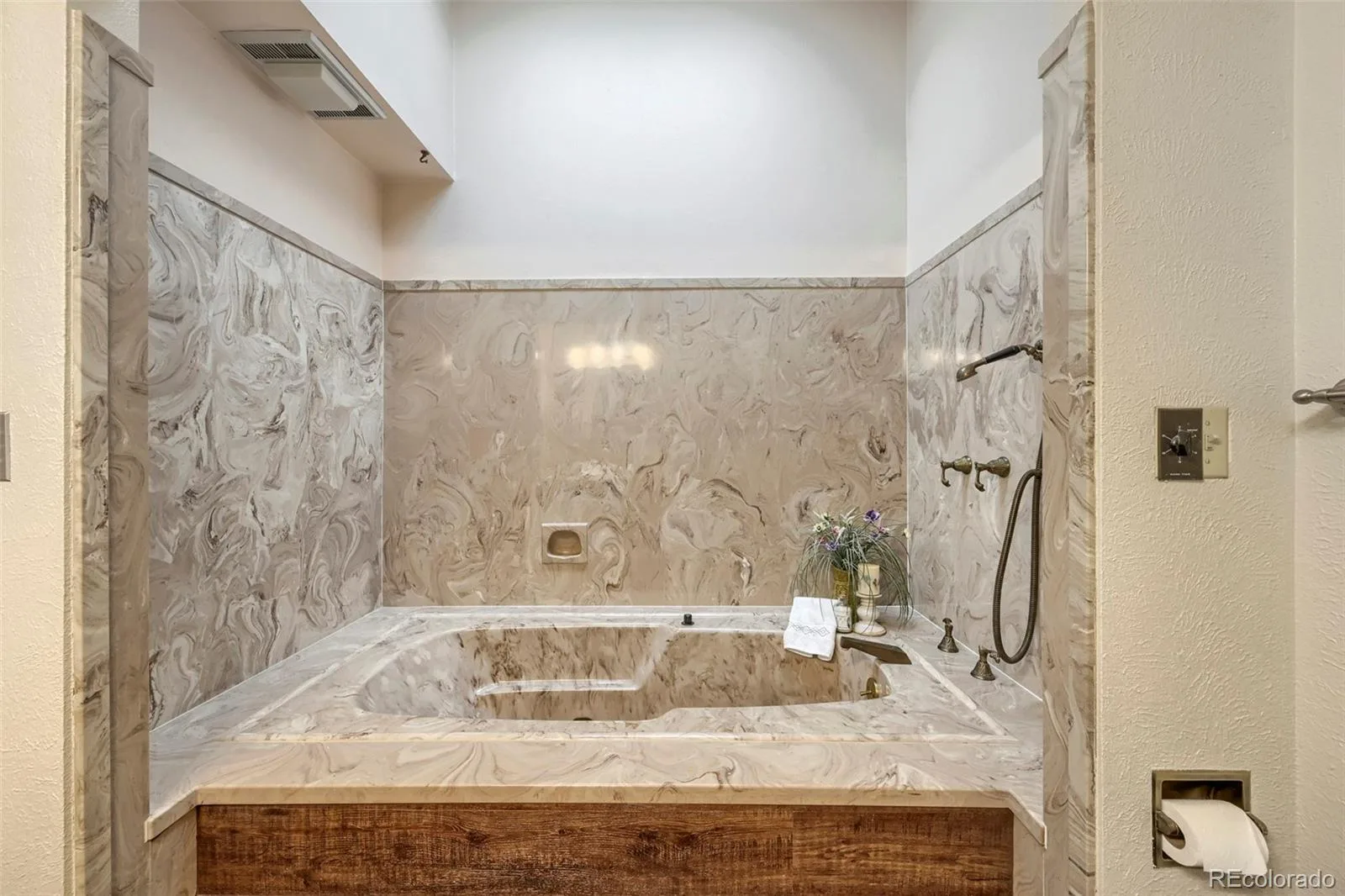 8107 W 71st Place Arvada CO 80004 MLS #REC2464630 07022026234336 1600 24