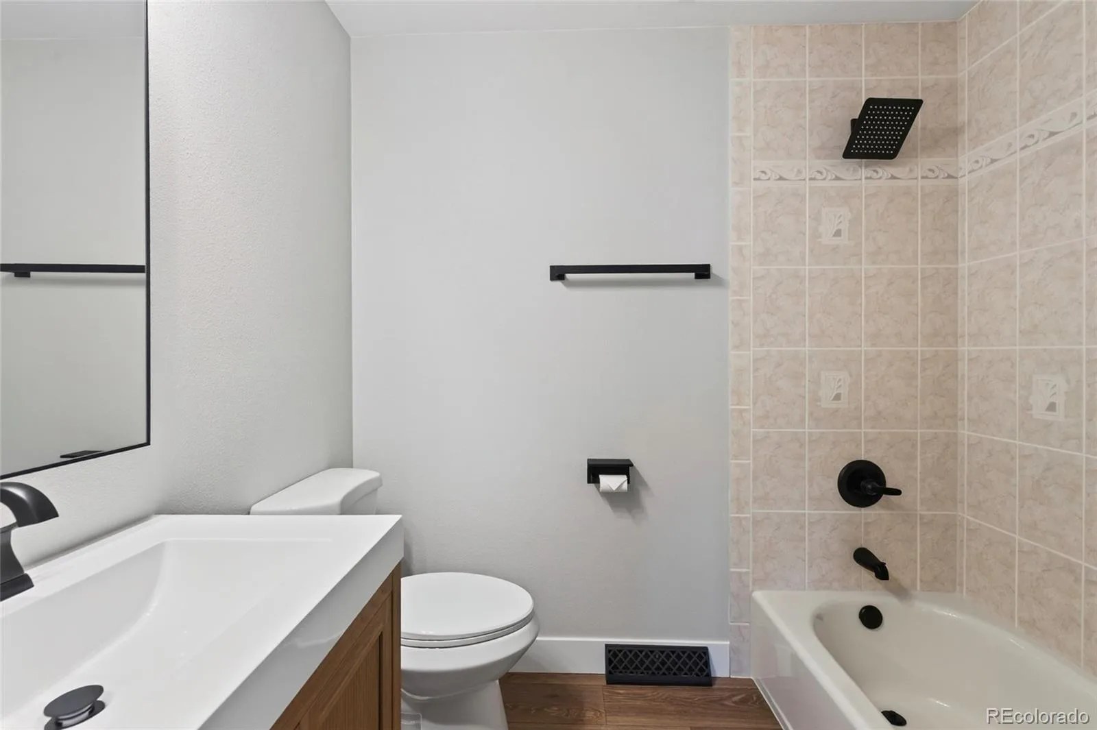 17513 E Lasalle Drive Aurora CO 80013 | MLS #REC2465407 10072026062513 1600 20