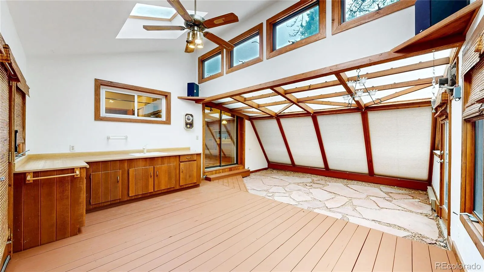 04142026161715 1600 34