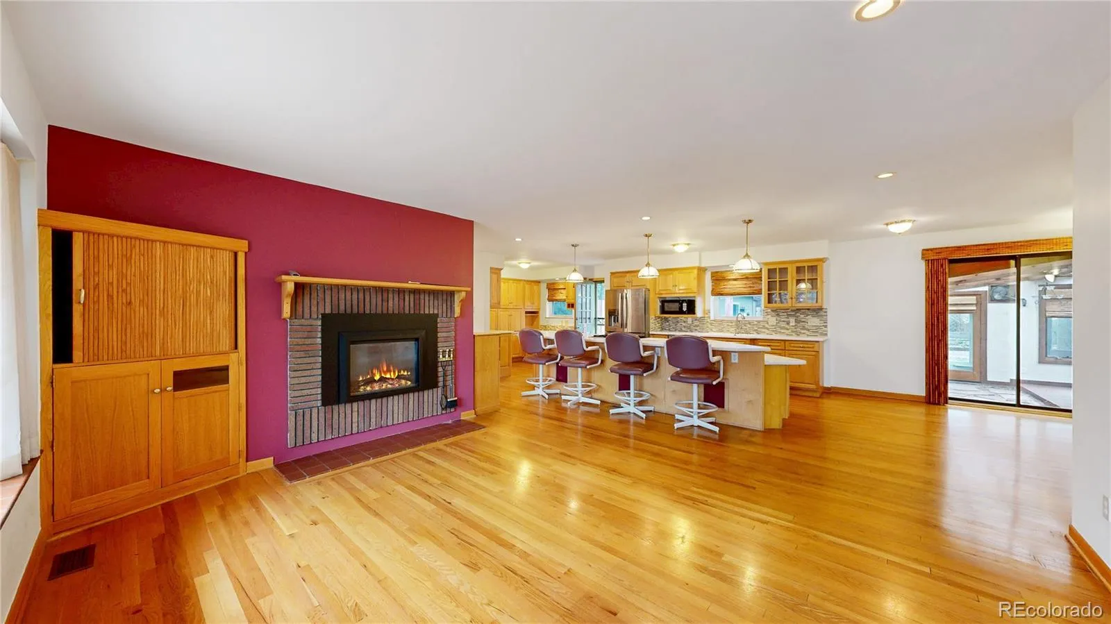 04142026161715 1600 8