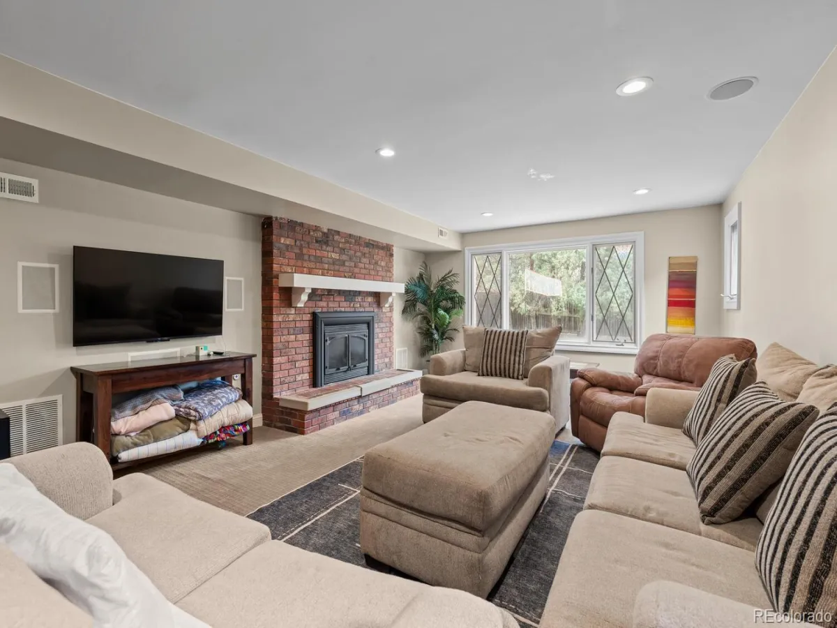 04092026213642 1200 30