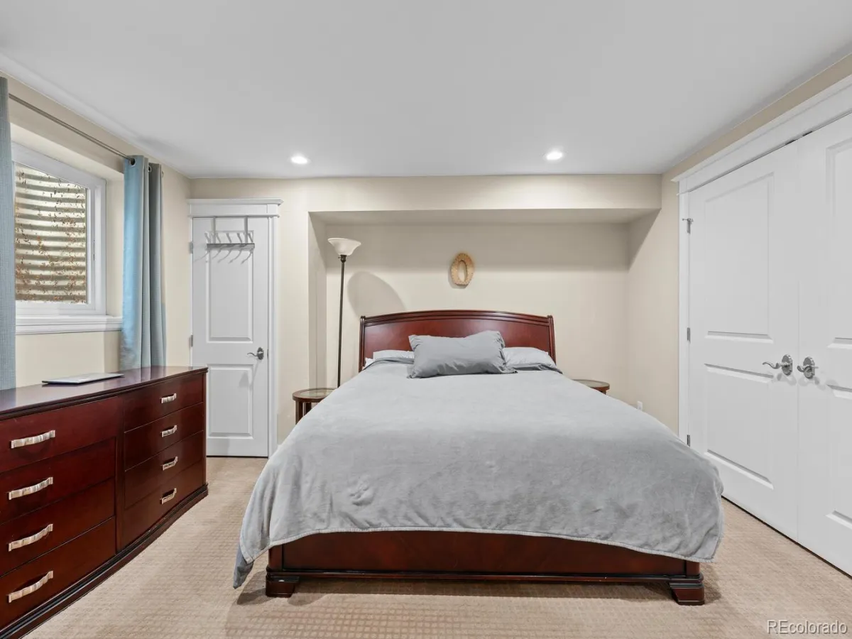 04092026213642 1200 33