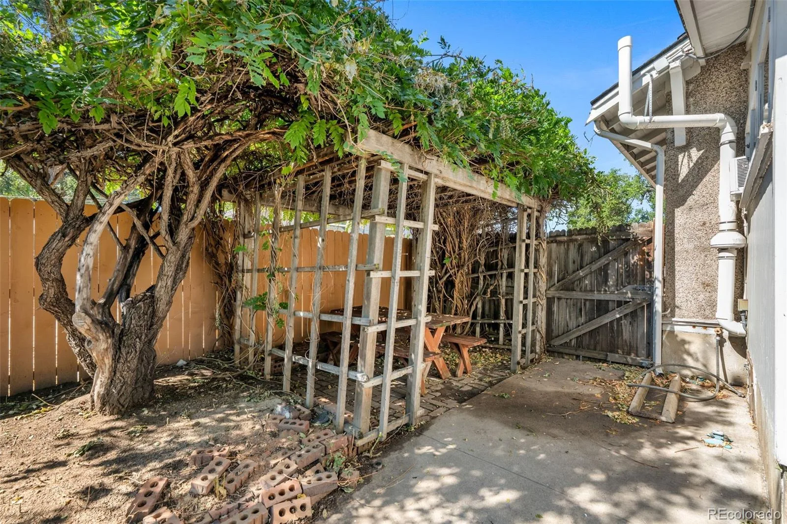 2080 S Emerson Street Denver CO 80210 | MLS #REC2473199 08202026143629 1600 32
