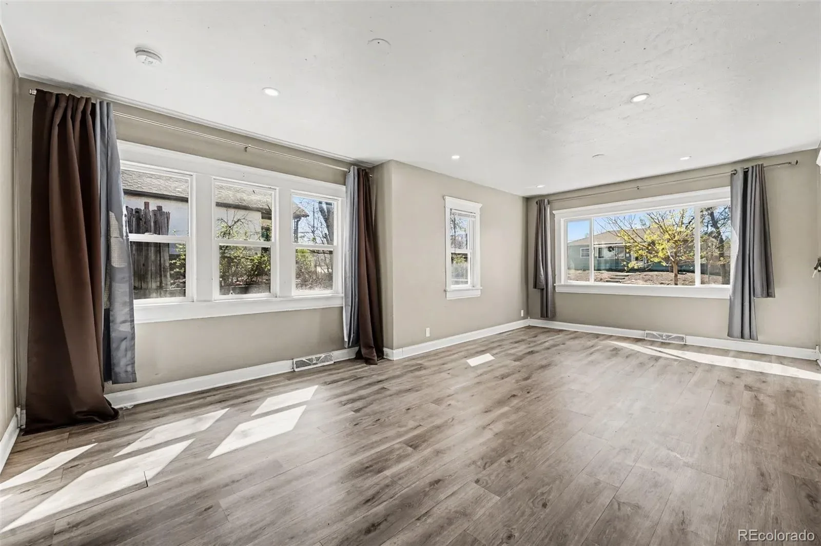 1328 Dayton Street Aurora CO 80010 MLS #REC2473358 03262026170841 1600 3