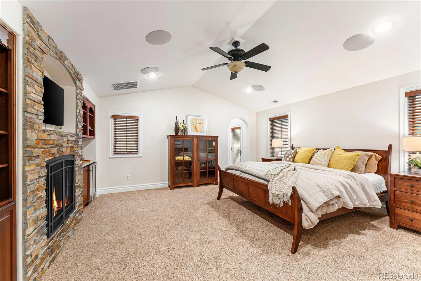 04162026173105 1600 27