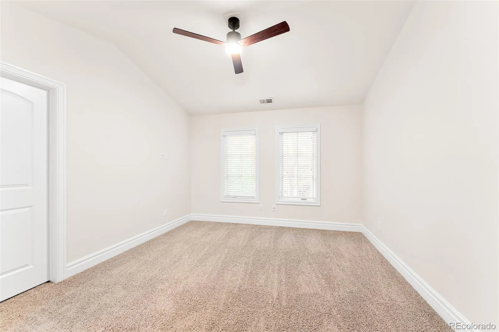 04162026173105 1600 35