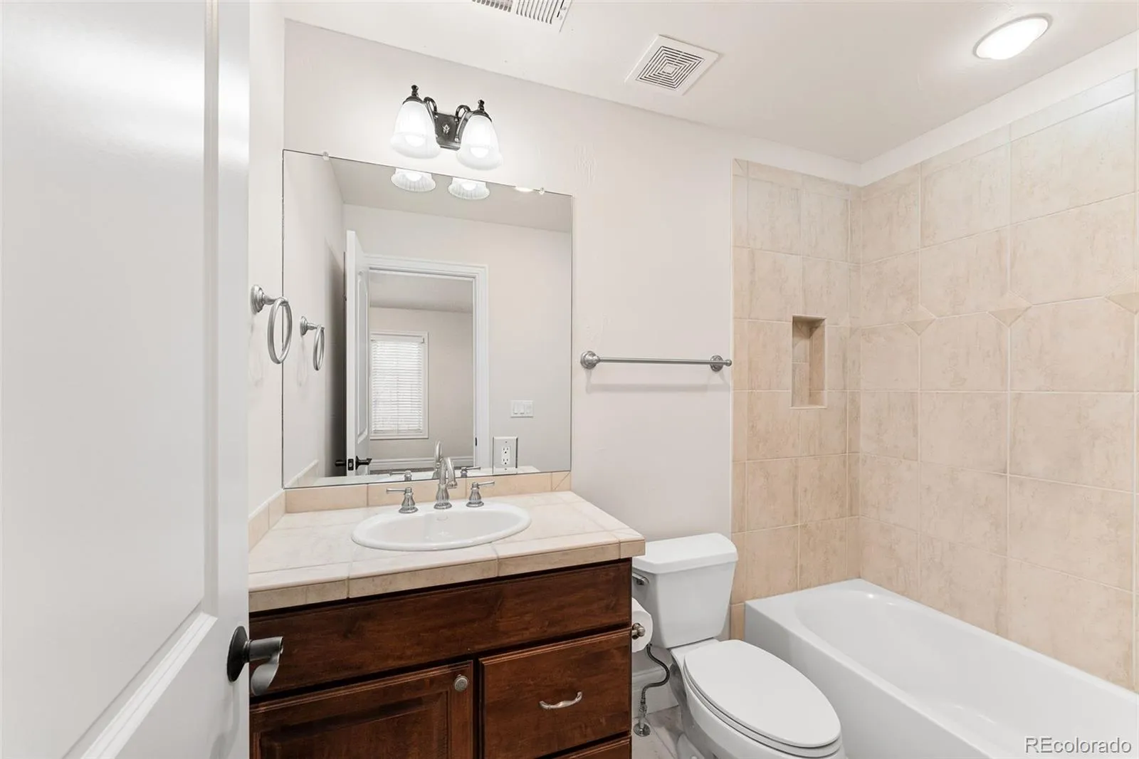 04162026173105 1600 36