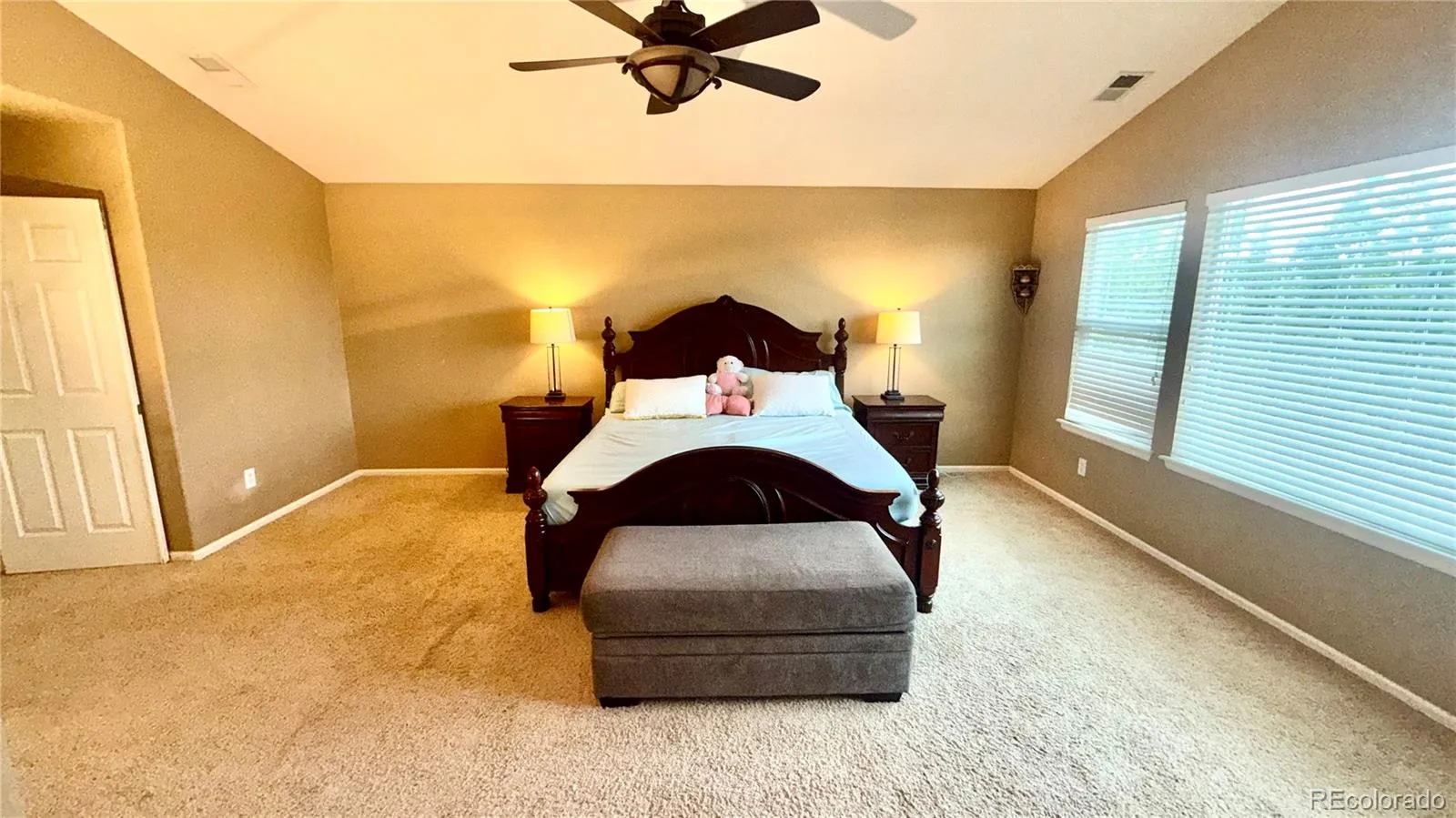 5386 S Haleyville Way Aurora CO 80016 MLS #REC2478173 04302026053454 1600 22