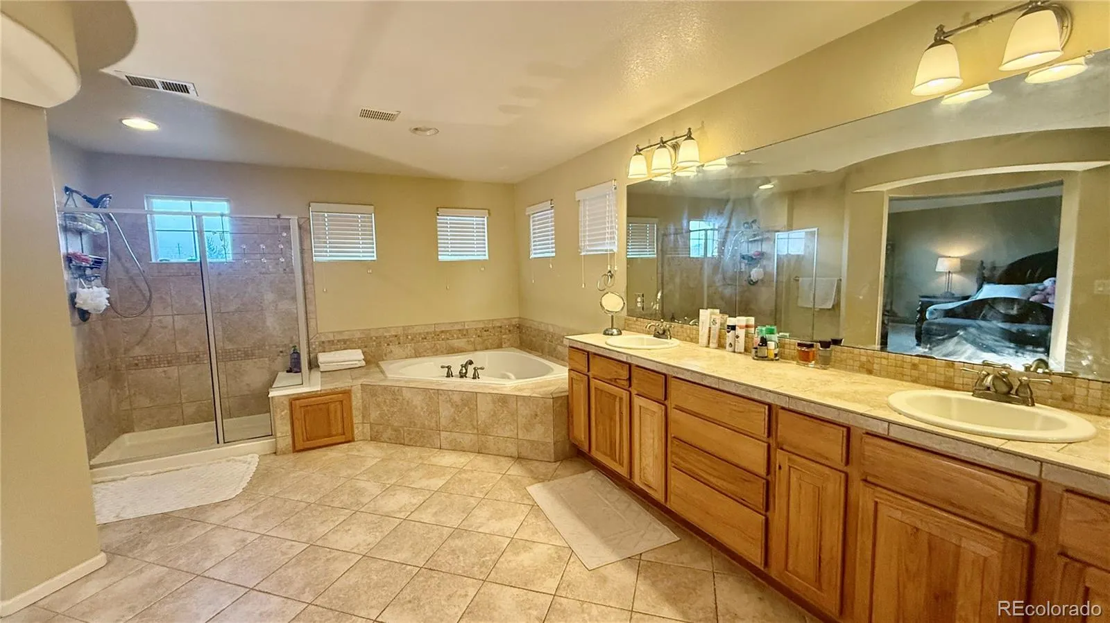 5386 S Haleyville Way Aurora CO 80016 MLS #REC2478173 04302026053454 1600 25