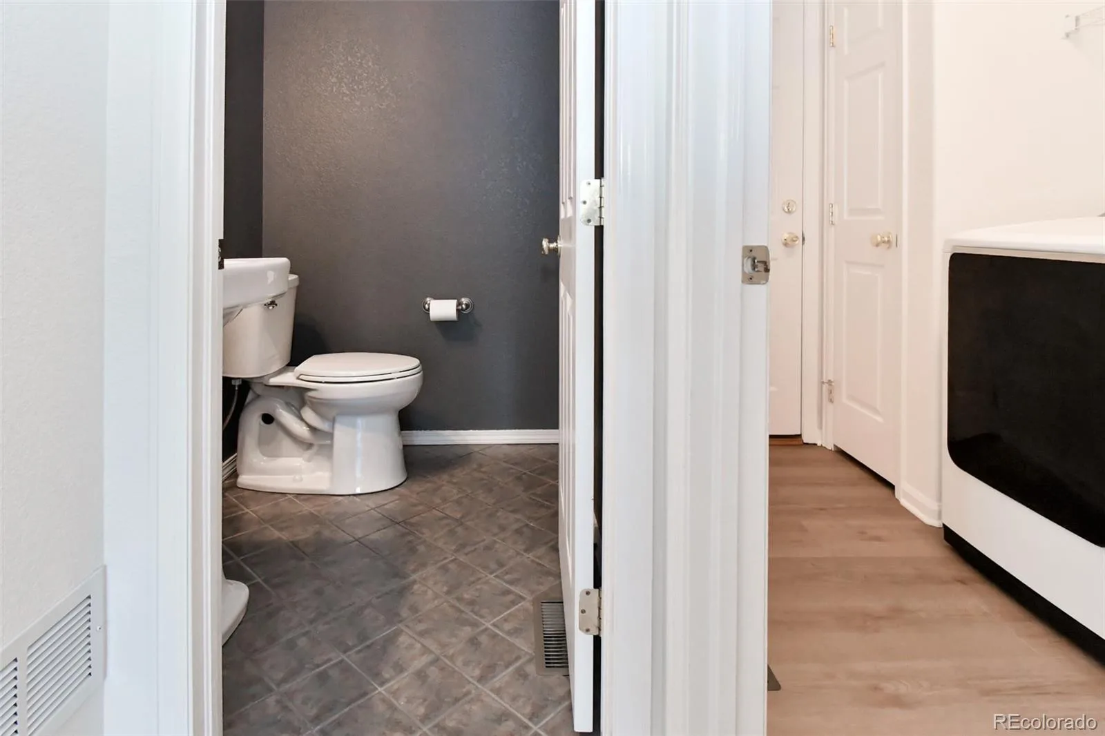 16359 E Phillips Drive Englewood CO 80112 | MLS #REC2478274 08072026234006 1600 11