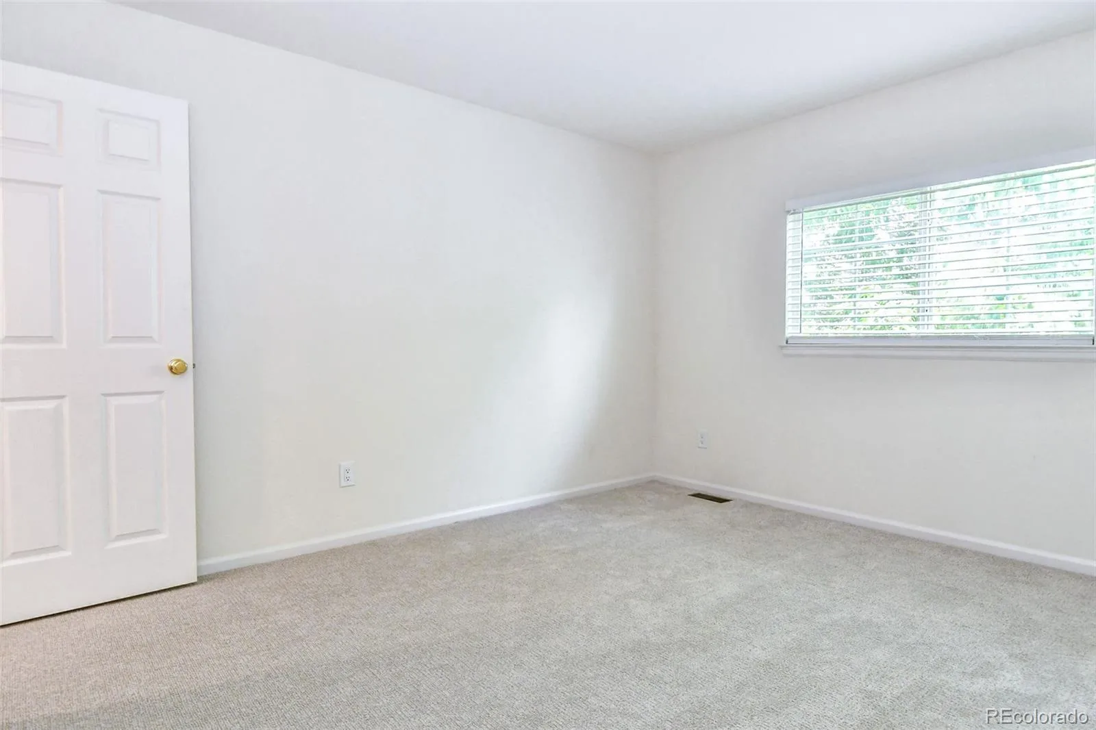 16359 E Phillips Drive Englewood CO 80112 | MLS #REC2478274 08072026234006 1600 23