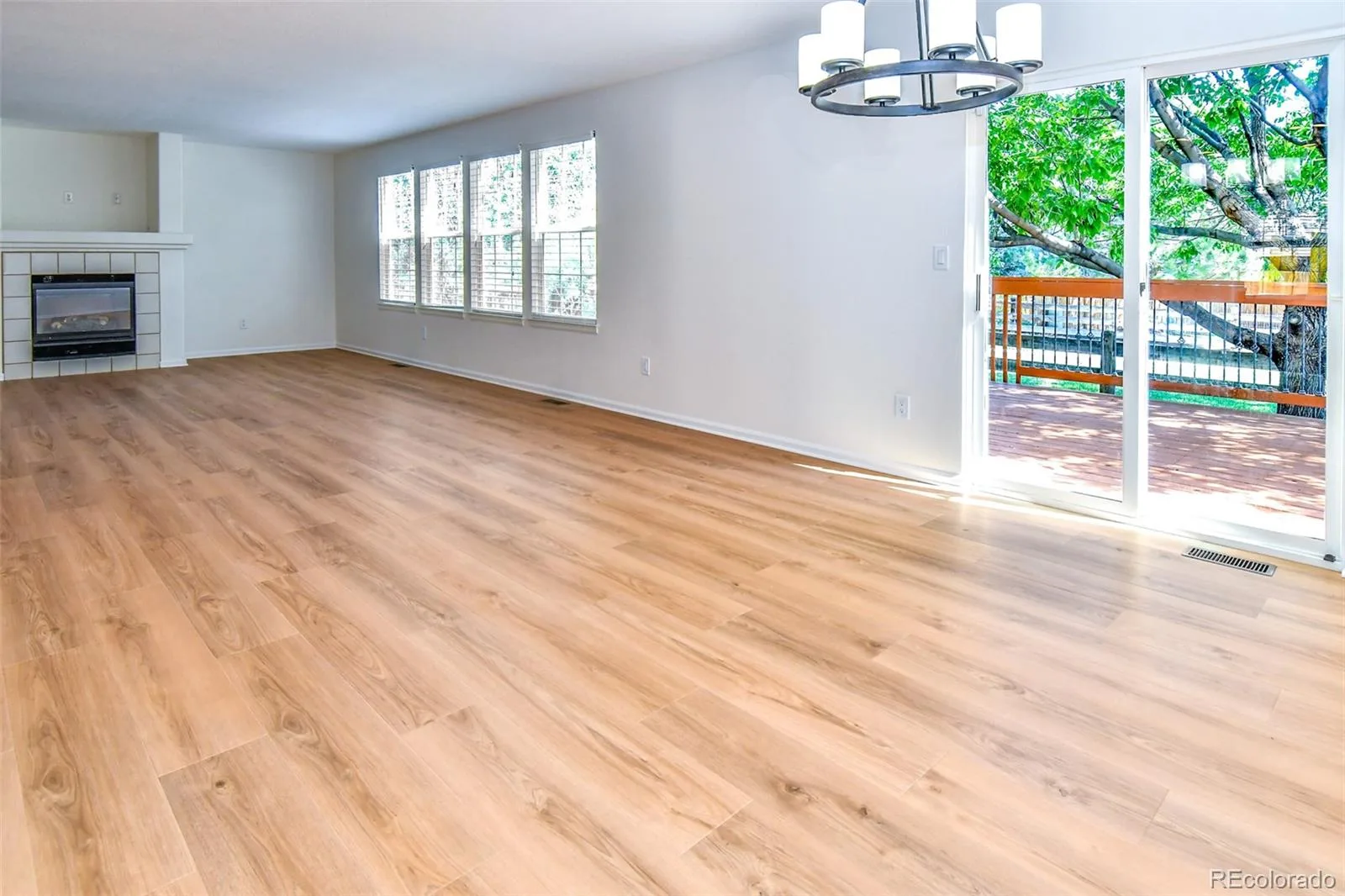 16359 E Phillips Drive Englewood CO 80112 | MLS #REC2478274 08072026234006 1600 7
