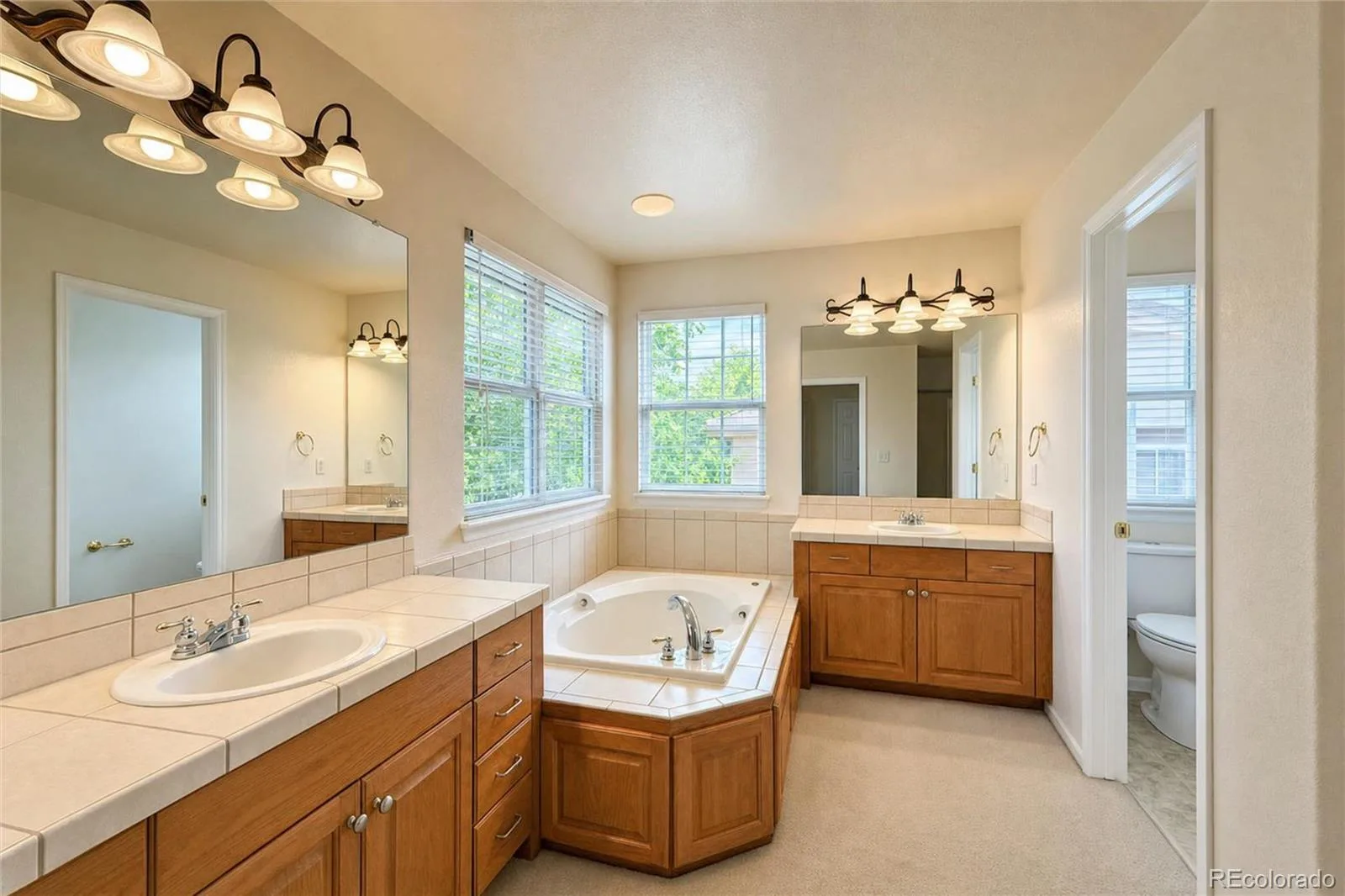 5055 Montvale Drive Littleton CO 80130 | MLS #REC2478377 08152026141135 1600 23