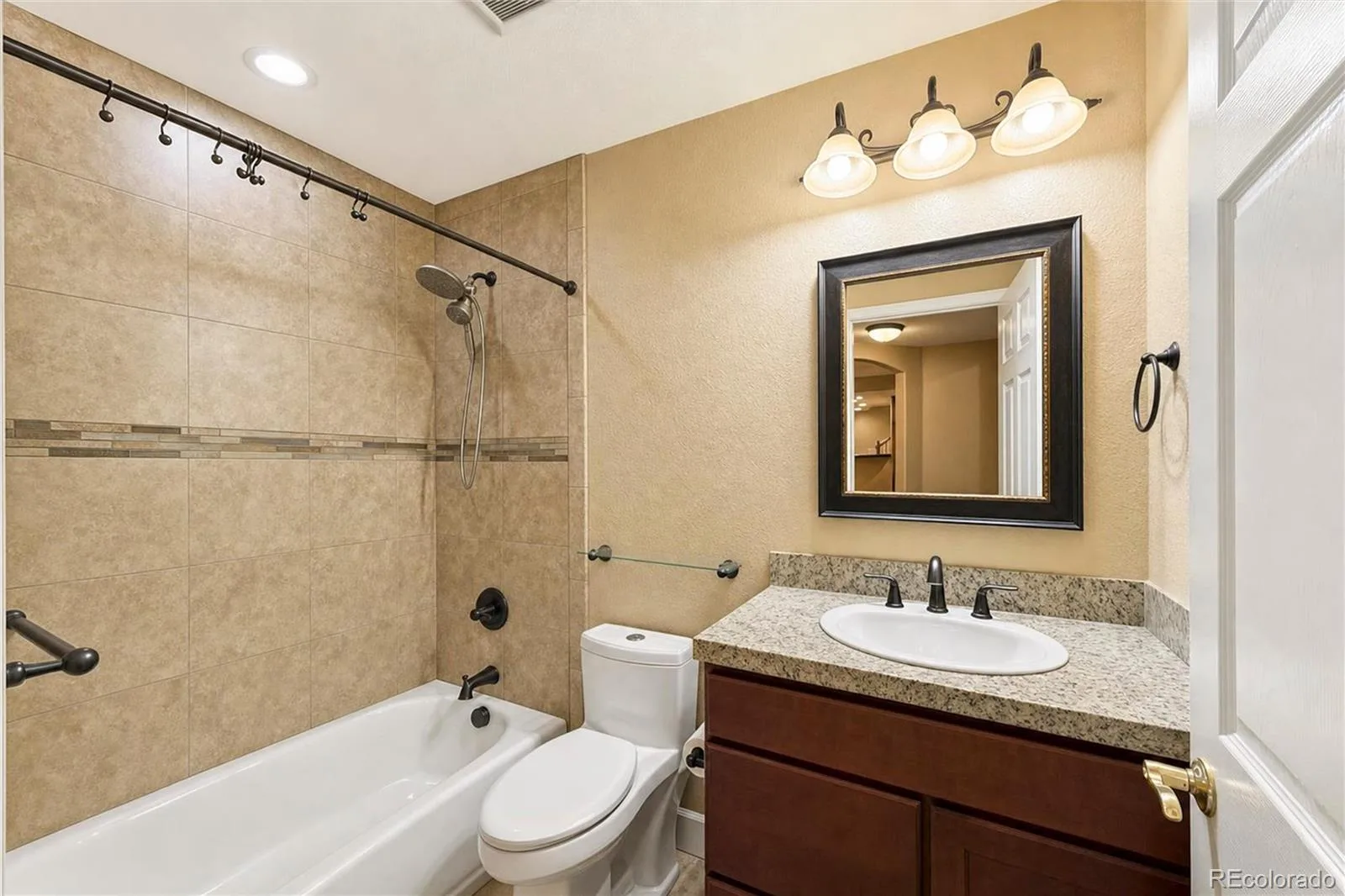 5055 Montvale Drive Littleton CO 80130 | MLS #REC2478377 08152026141135 1600 40
