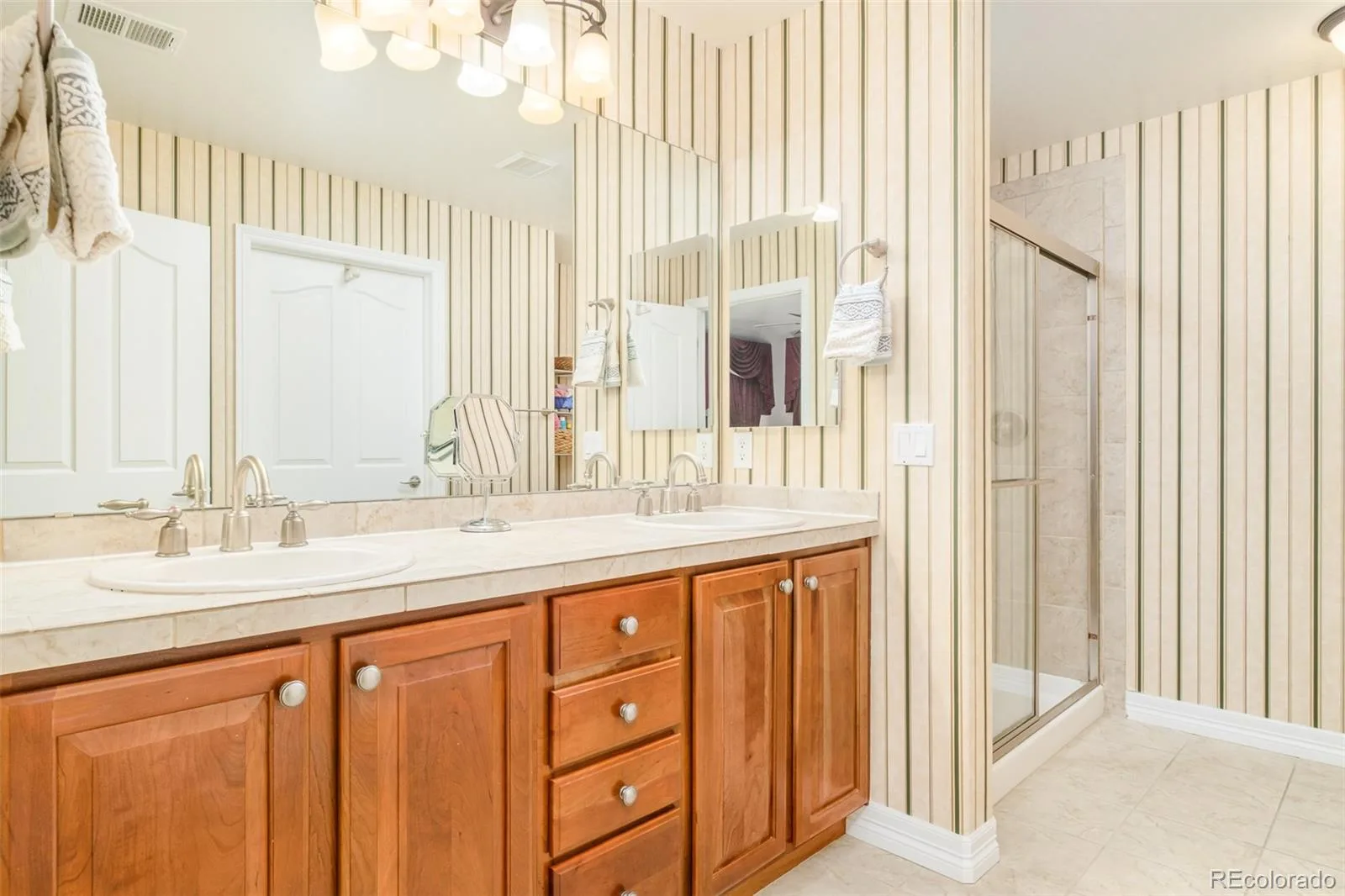 7645 S Addison Way Aurora CO 80016 | MLS #REC2479195 08272026235532 1600 22