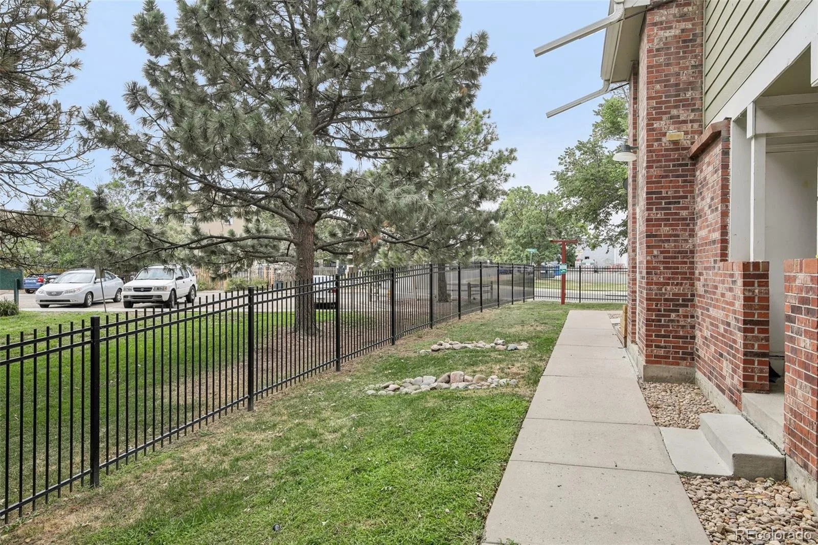 982 S Dearborn Way #18 Aurora CO 80012 | MLS #REC2479383 08152026194726 1600 11