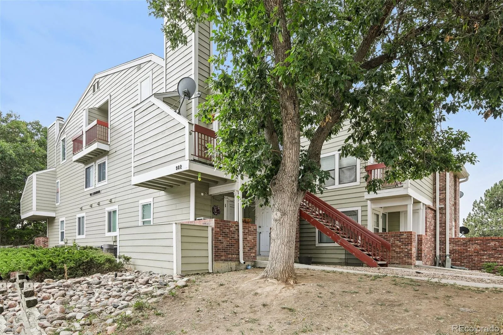 982 S Dearborn Way #18 Aurora CO 80012 | MLS #REC2479383 08152026194726 1600 3