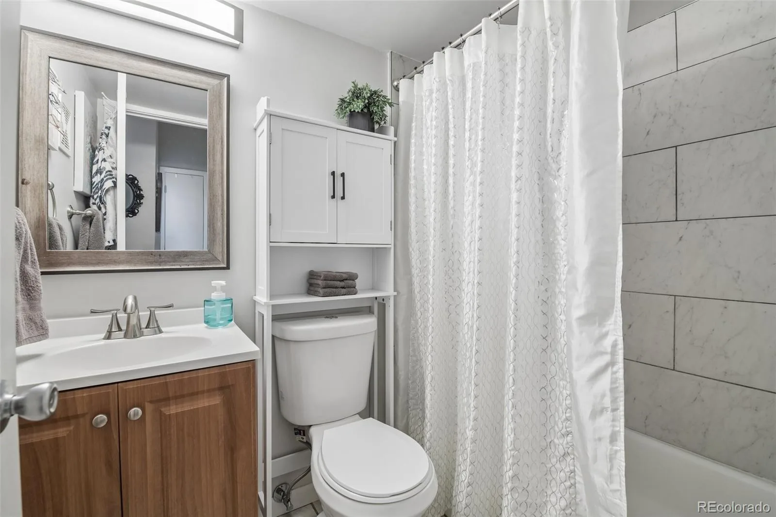 982 S Dearborn Way #18 Aurora CO 80012 | MLS #REC2479383 08152026194726 1600 9