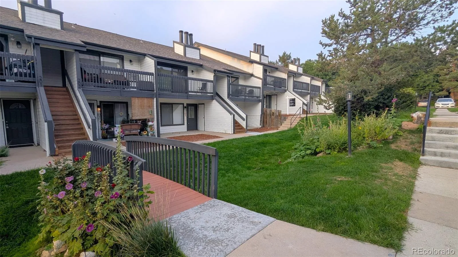 532 Oakwood Drive #D103 Castle Rock CO 80104 | MLS #REC2480623 08202026202138 1600 18