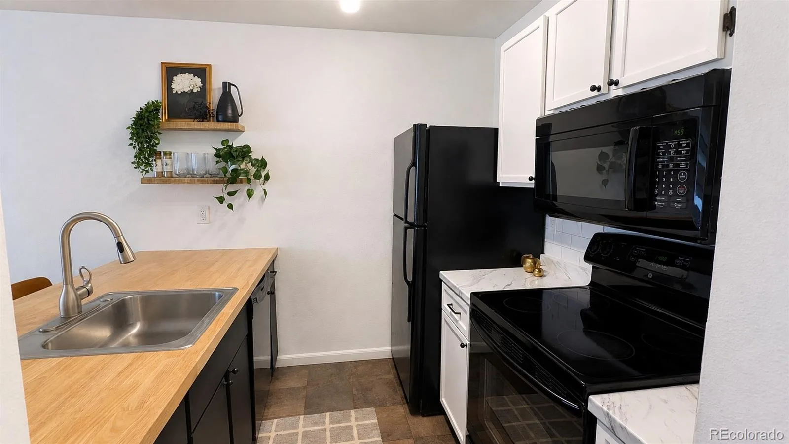 532 Oakwood Drive #D103 Castle Rock CO 80104 | MLS #REC2480623 08202026202138 1600 7