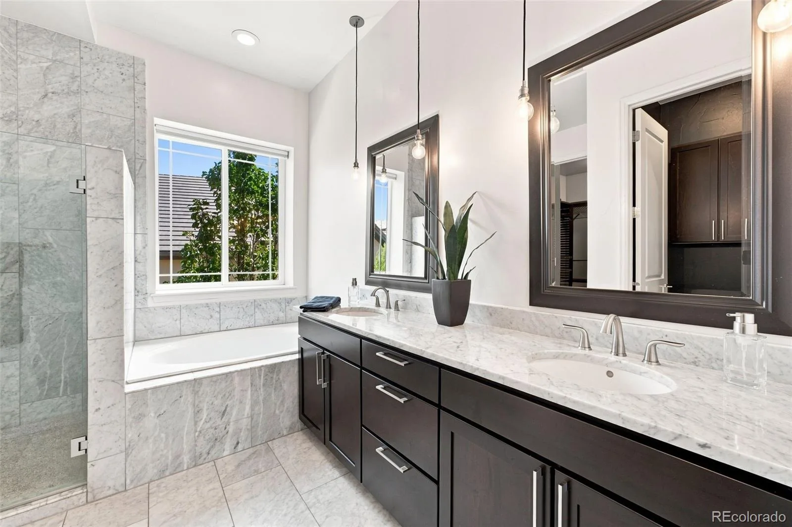 5466 Water Oak Circle Castle Rock CO 80108 | MLS #REC2480767 08272026220534 1600 29