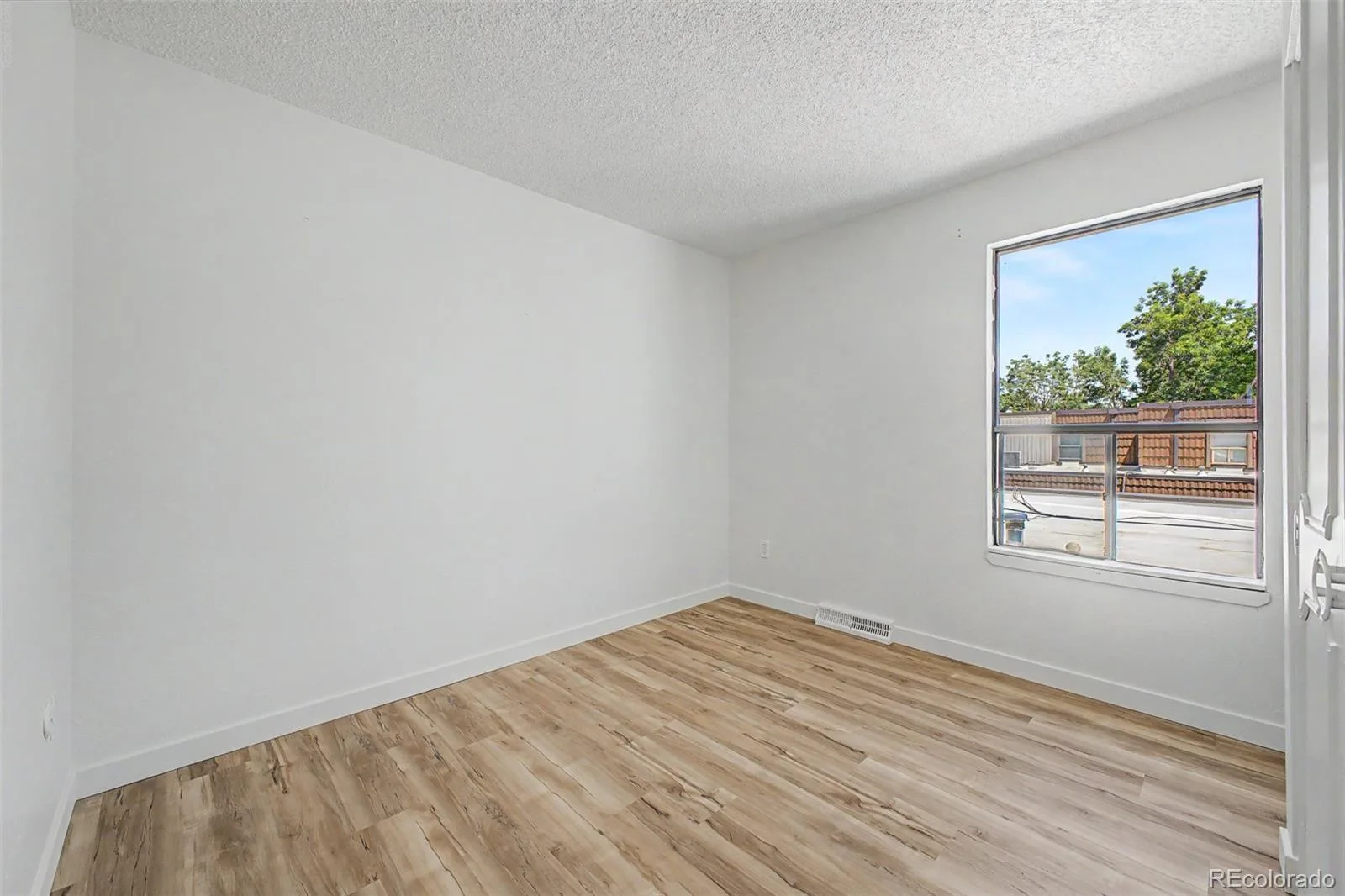 1866 S Hoyt Street Lakewood CO 80232 | MLS #REC2481964 07092026154019 1600 11