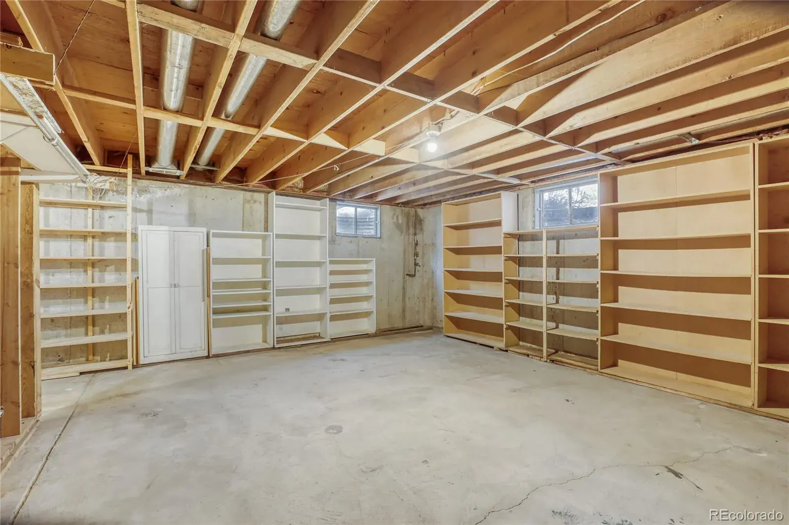 204 S Eagle Circle Aurora CO 80012 MLS #REC2483763 01232026173707 1600 24