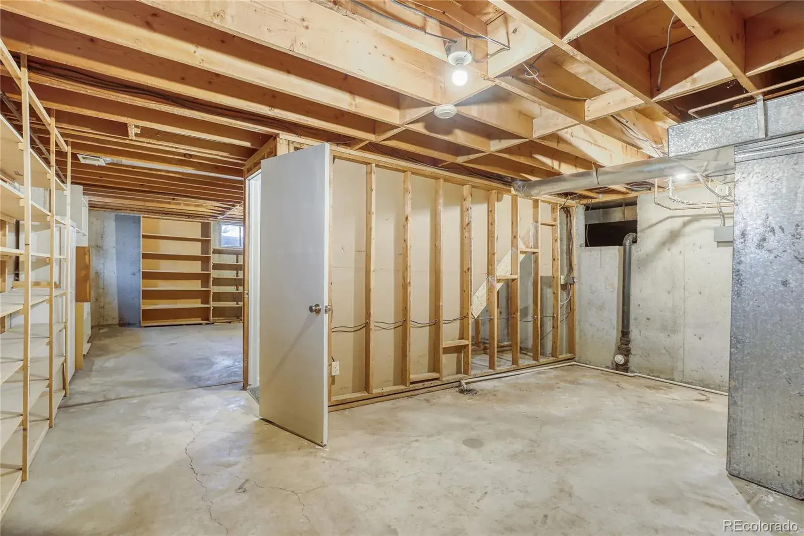 204 S Eagle Circle Aurora CO 80012 MLS #REC2483763 01232026173707 1600 25