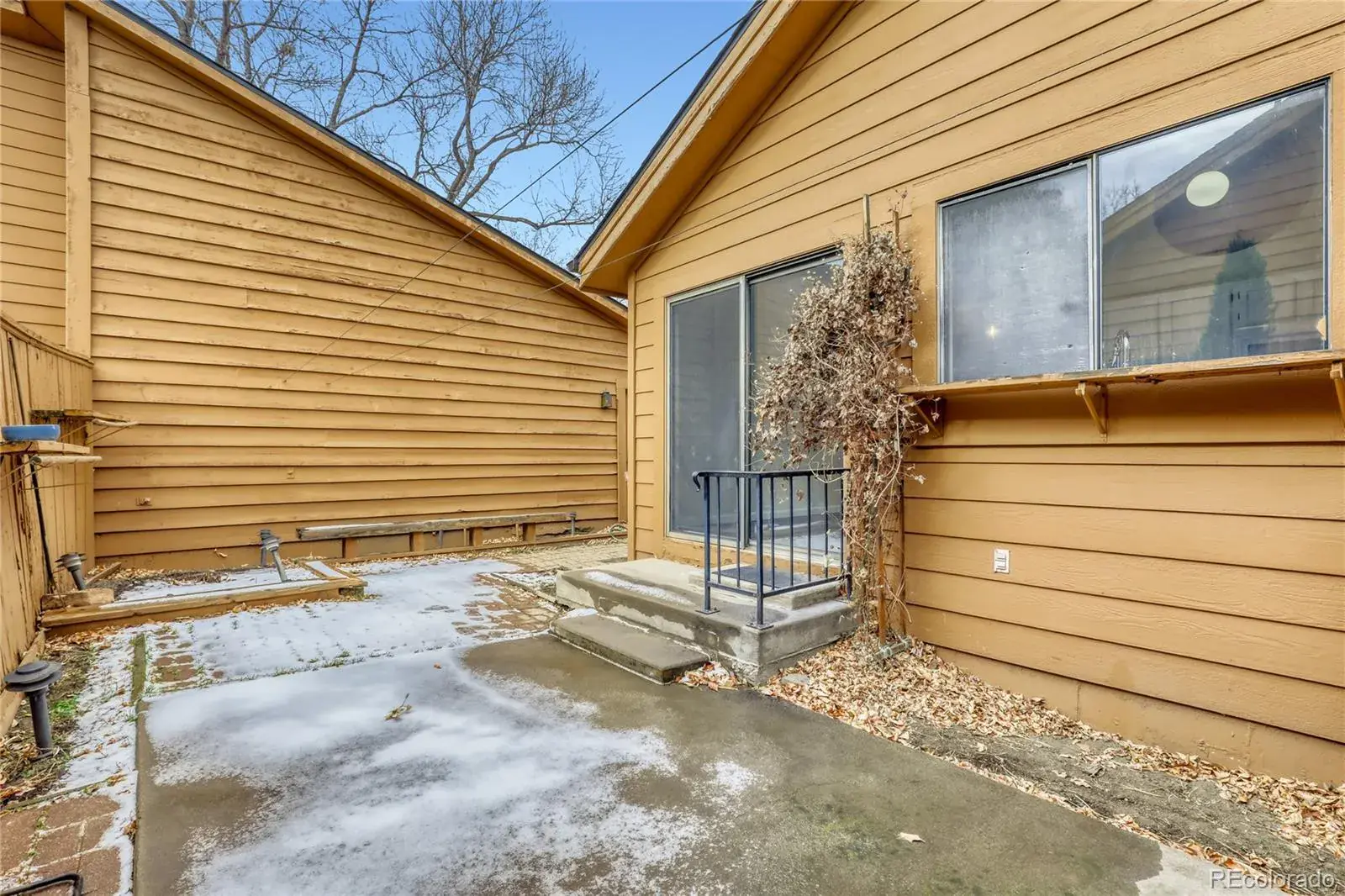 204 S Eagle Circle Aurora CO 80012 MLS #REC2483763 01232026173707 1600 26